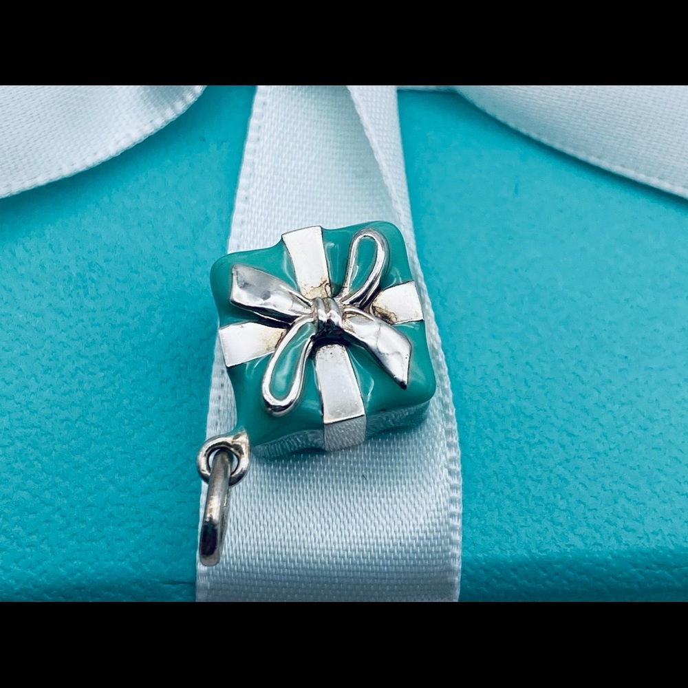Tiffany and co blue enamel present box charm